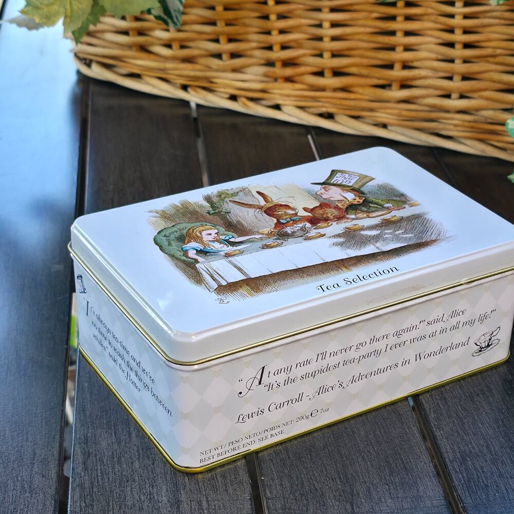 Alice Adventures in Wonderland empty metal tin - Picture 8 of 12